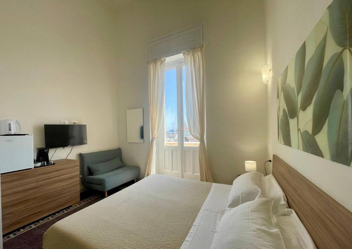Onlyrooms V - Portside & Train Station - Housity