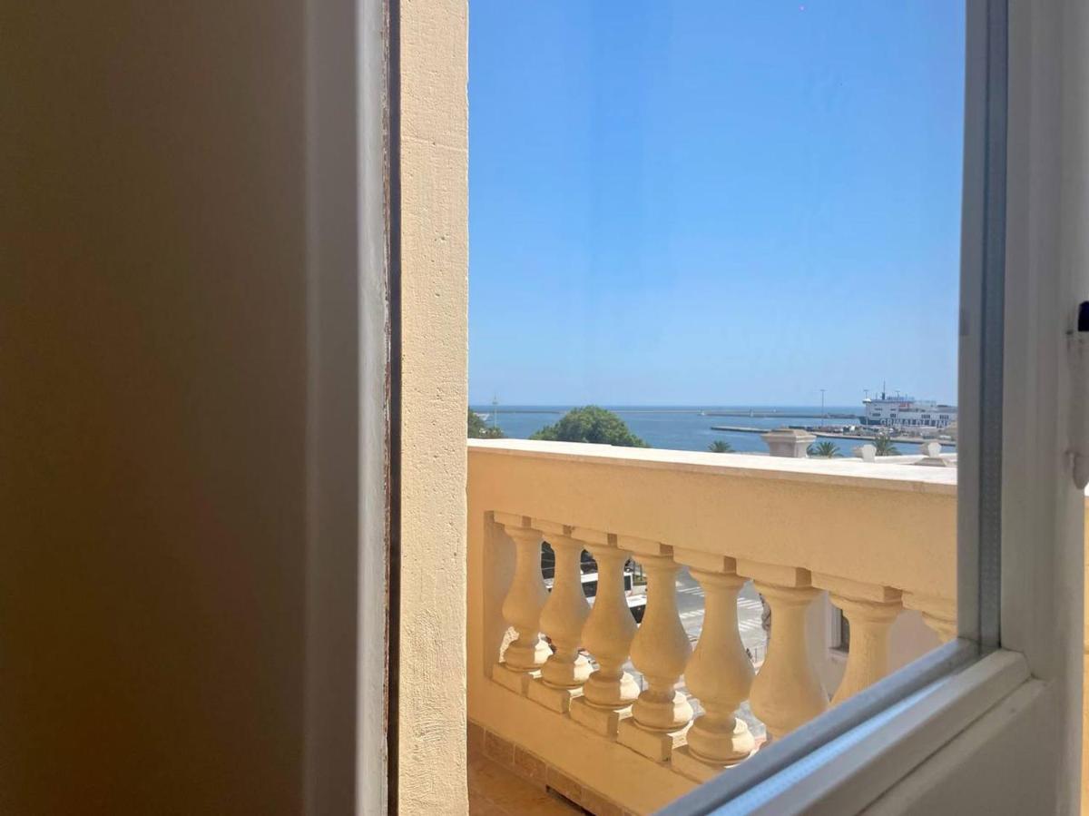 Onlyrooms V - Portside & Train Station - Housity