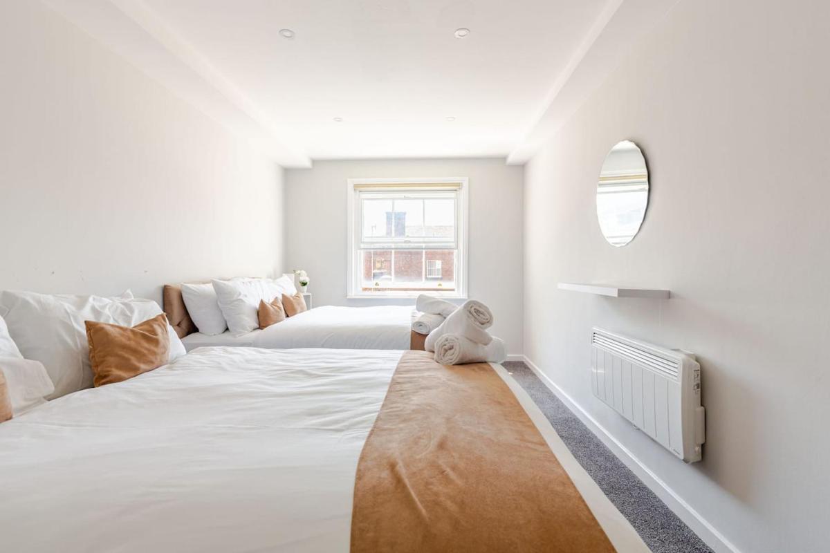 Large 2-Bedroom Apartment, Liverpool City Centre - Sleeps up to 10 - Hizvo