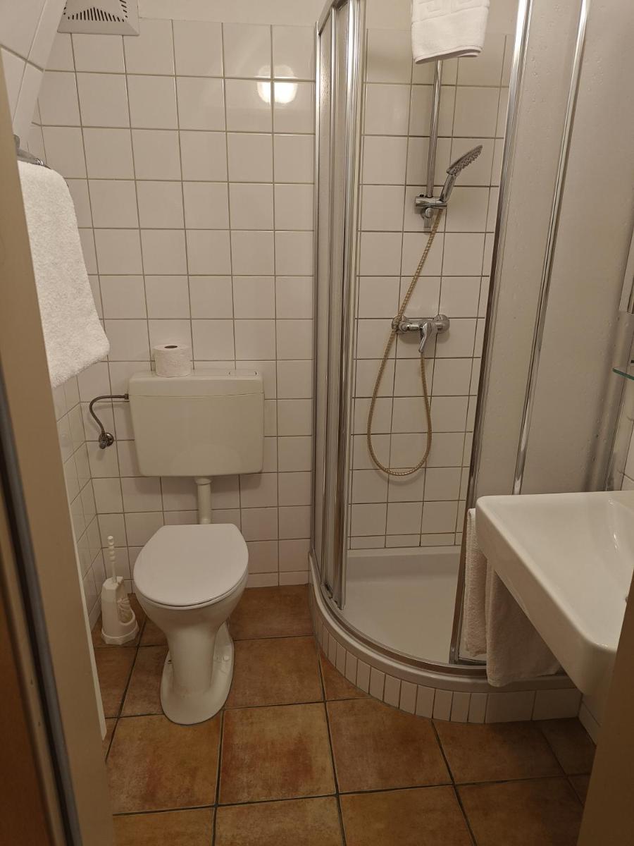 Gästehaus Einzinger - Housity