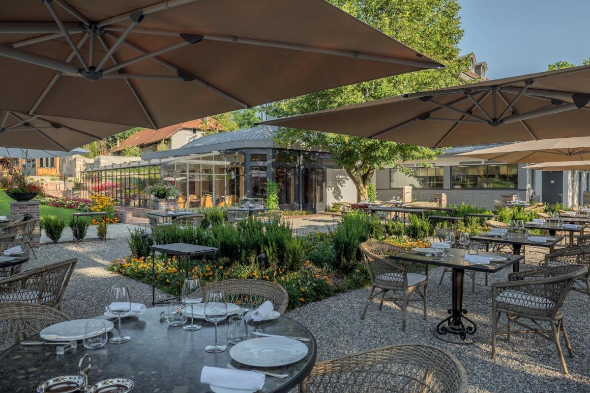Restaurant ou autre lieu de restauration dans l'établissement Château Brachet