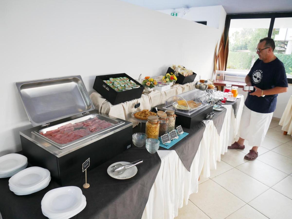 Graceland rooms and suites - Housity