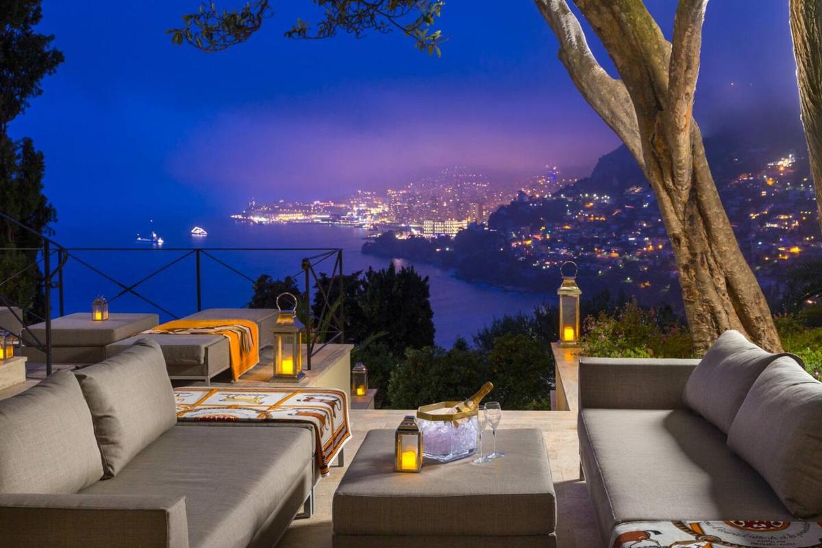 Luxurious Villa Overlooking Monaco - Housity