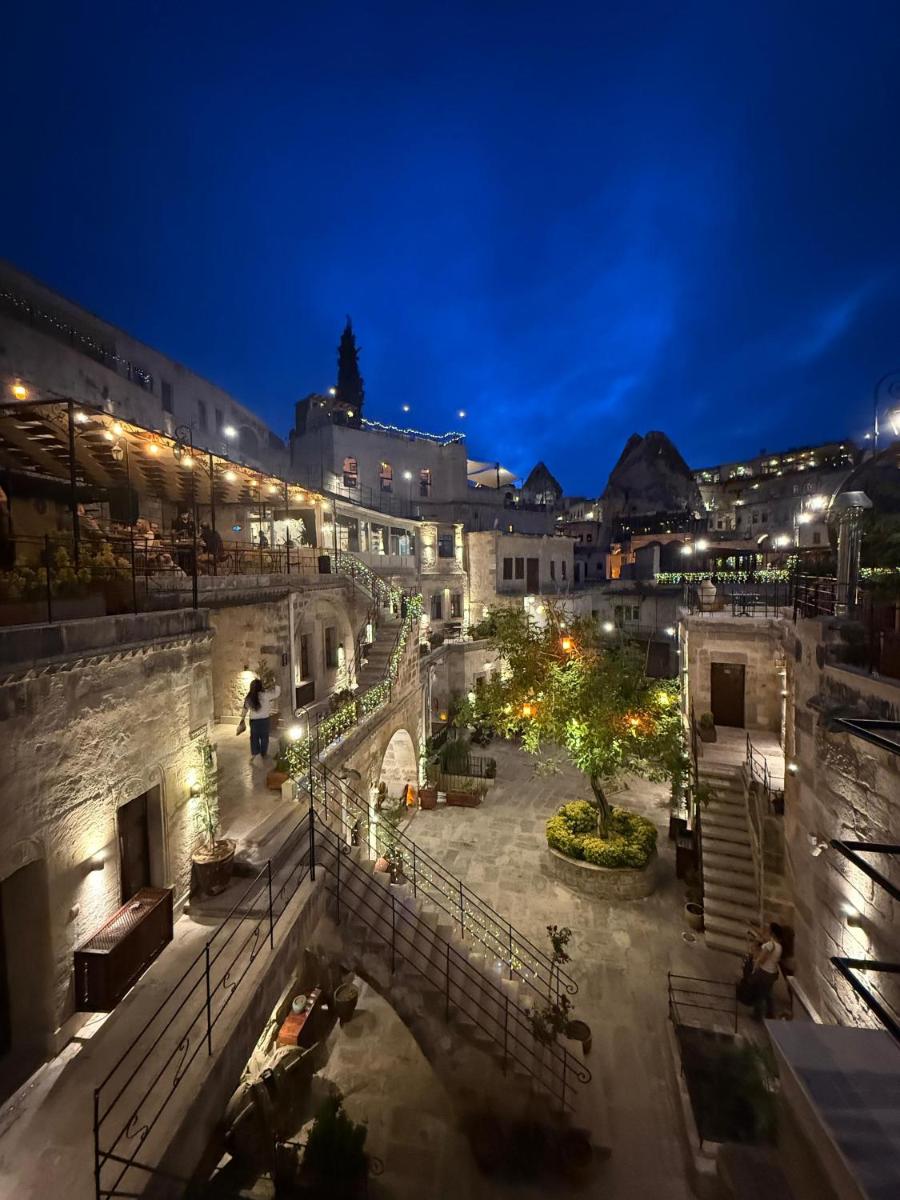 Century Cave Hotel - Housity