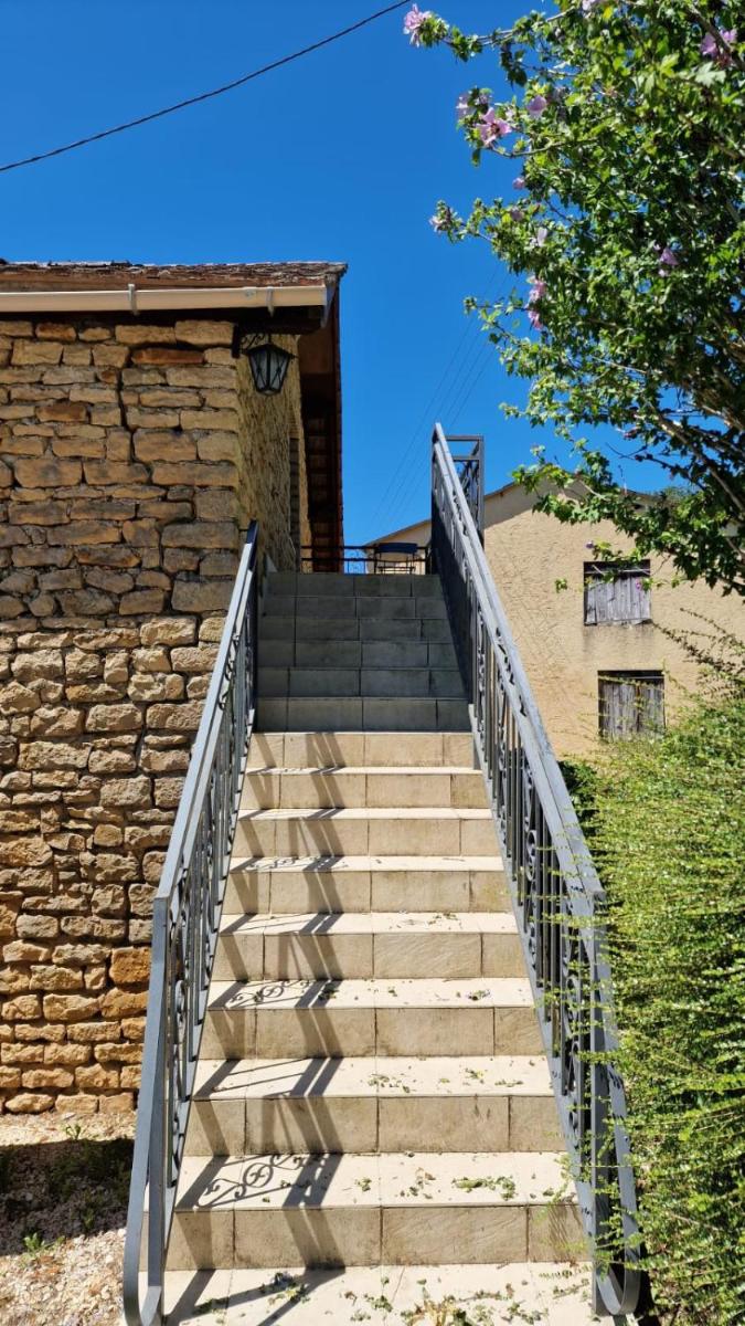 Appartement à 1km de Sarlat à la campagne - Hizvo