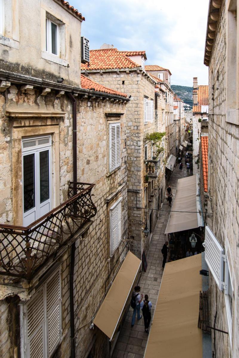 Tiffany's Town House - Hizvo