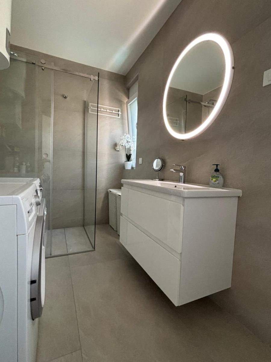 Božur-a modern and comfy place - Housity