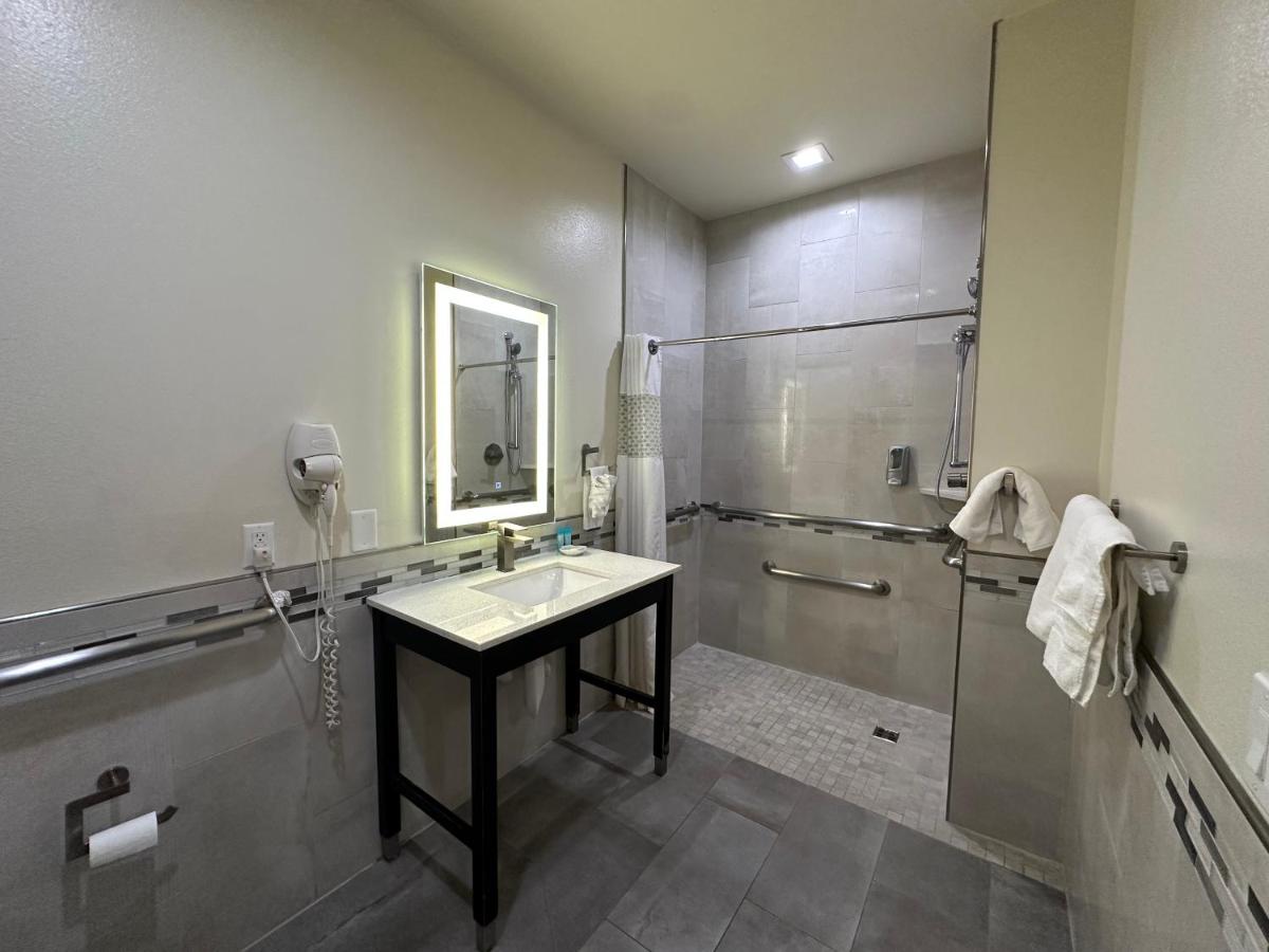Scottish Inn and Suites - Housity