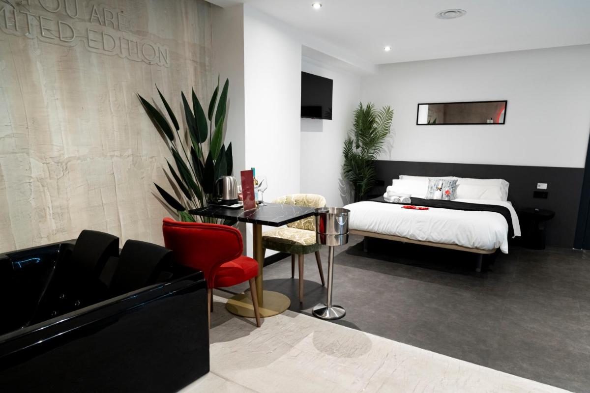 Mad Rooms - Housity