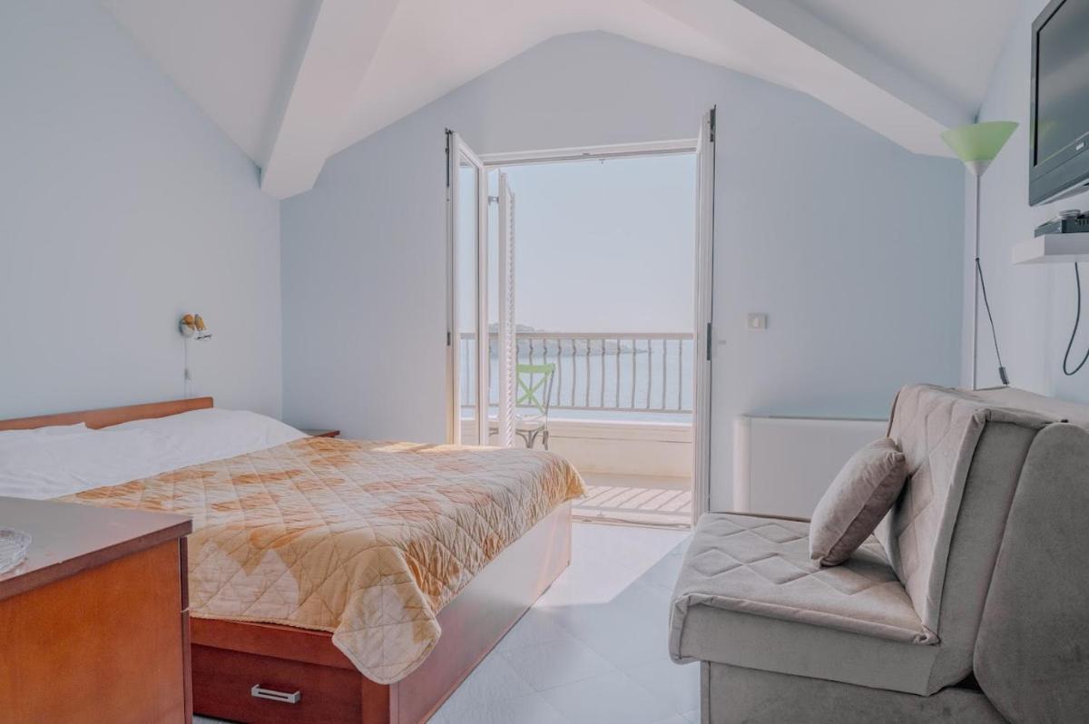 Hotel R - Housity