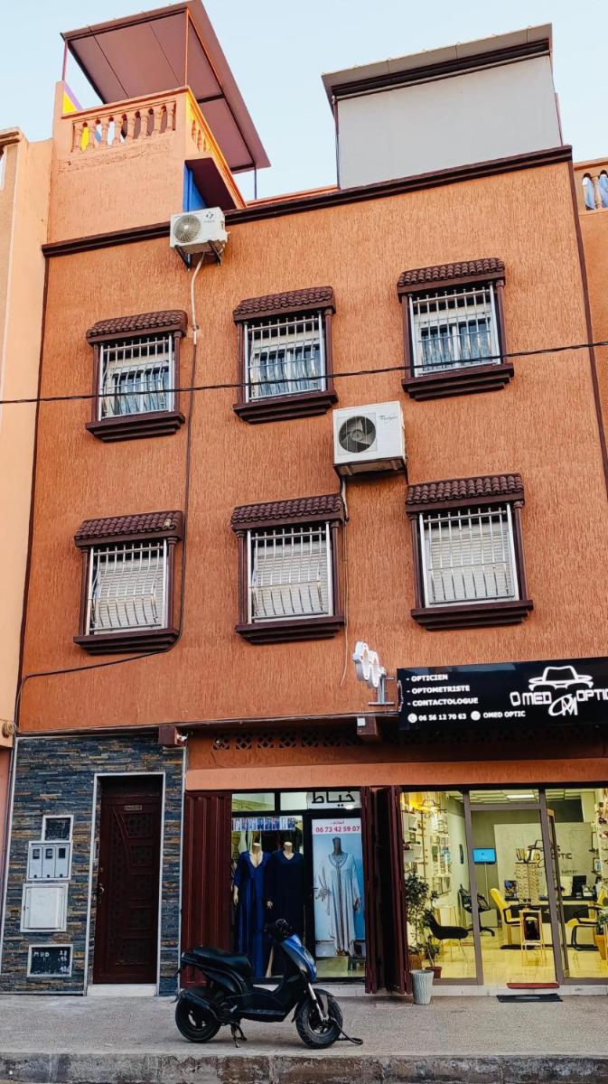 Appartement CLIMATISÉ avec jolie terrasse privée et parking Apartment with AC, nice private terrace and parking - Hizvo