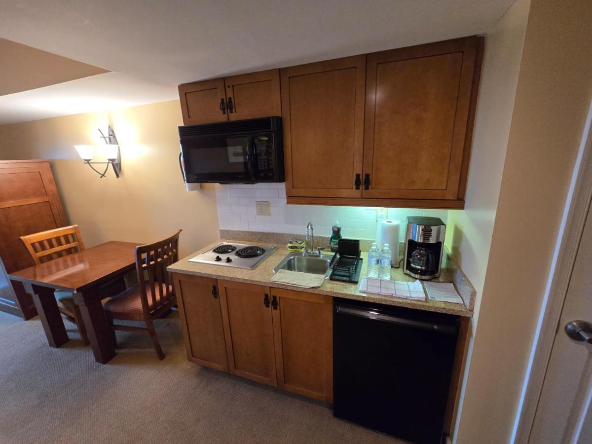 The Appalachian Hotel at Mountain Creek Resort - Pool, Hot Tub & Sauna - Housity