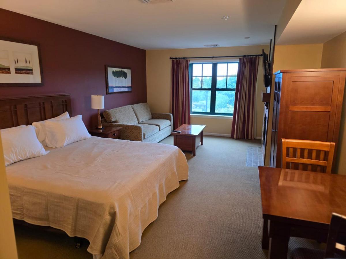 The Appalachian Hotel at Mountain Creek Resort - Pool, Hot Tub & Sauna - Housity