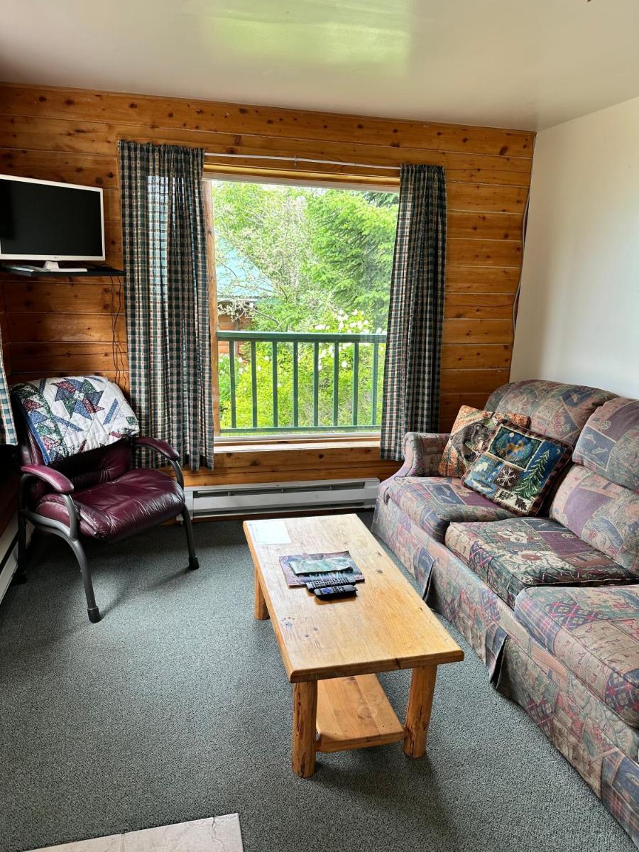 Homer Floatplane Lodge - Housity