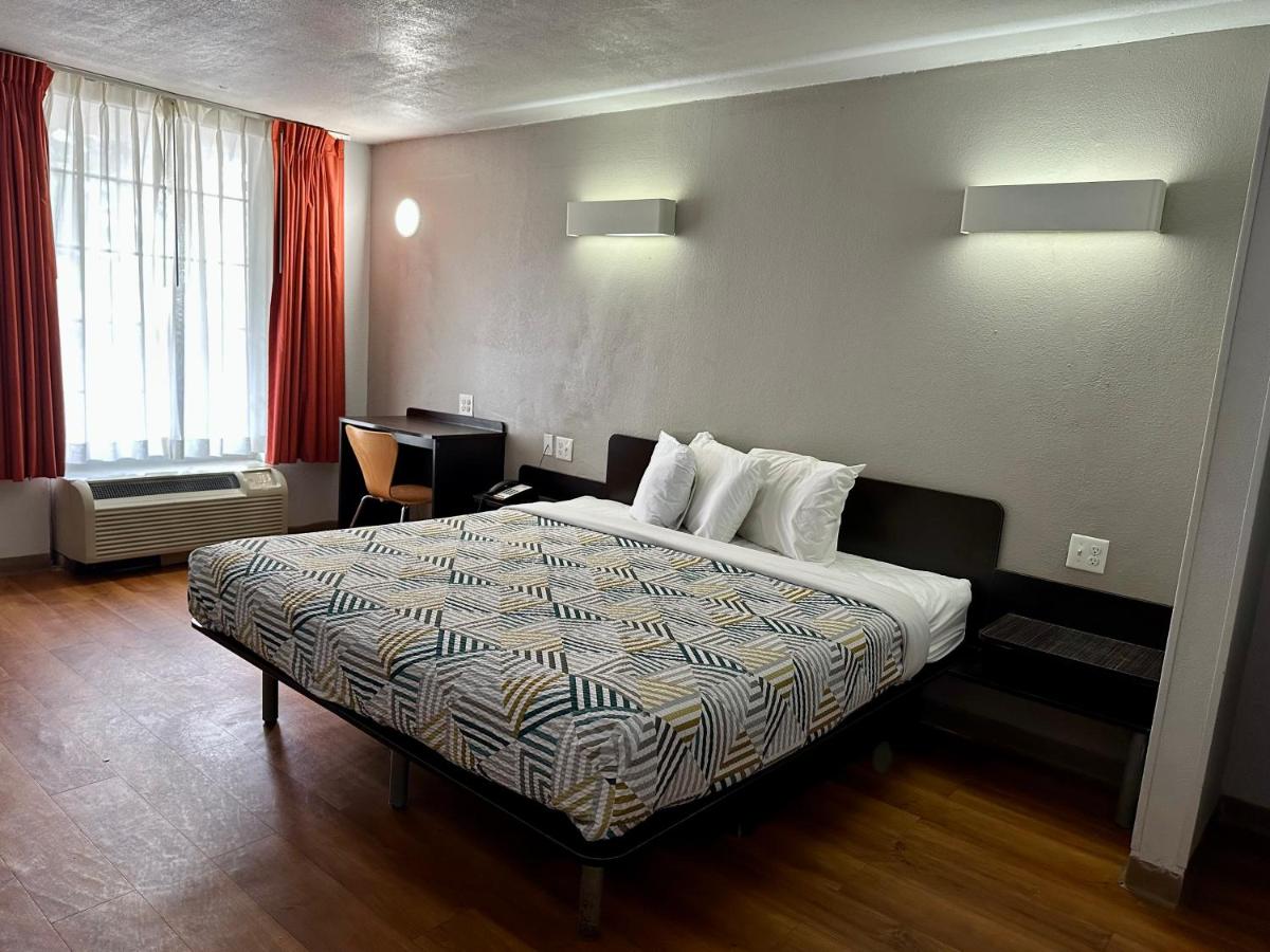 Motel 6-West Monroe, LA - Housity