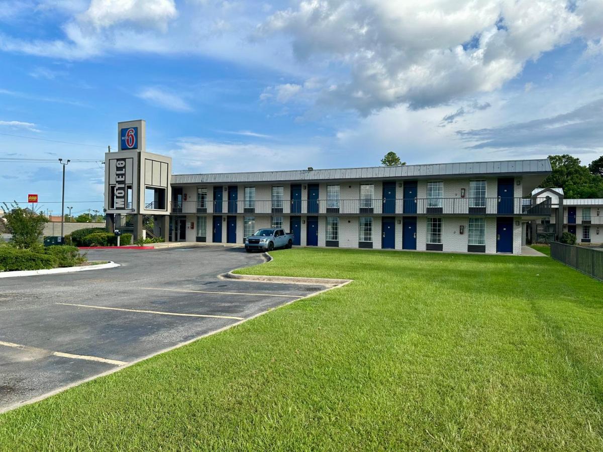 Motel 6-West Monroe, LA - Housity