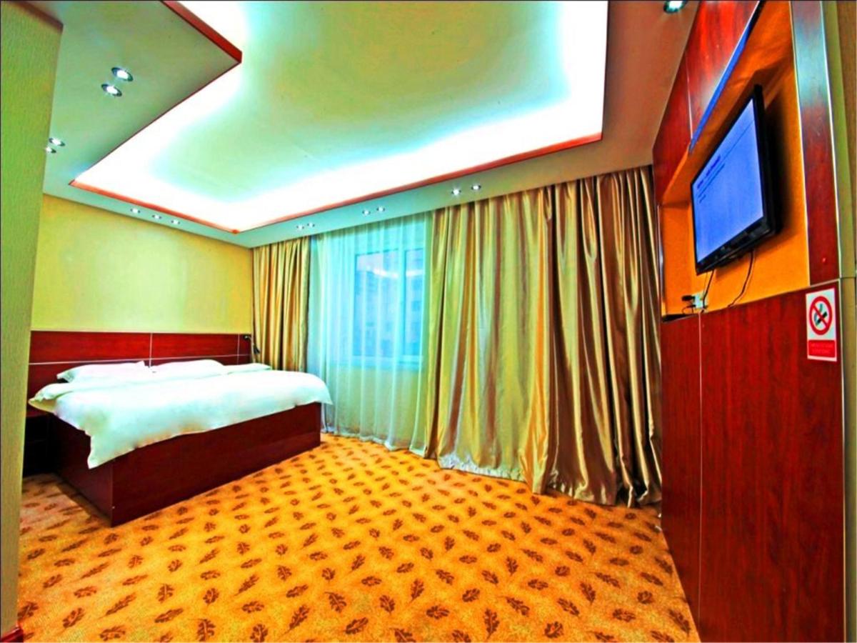 Kaiser Hotel - Housity