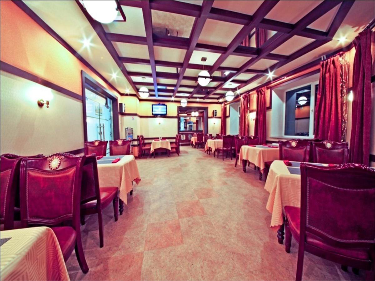 Kaiser Hotel - Housity