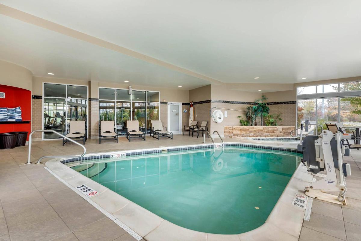 Cambria Hotel Akron - Canton Airport - Housity