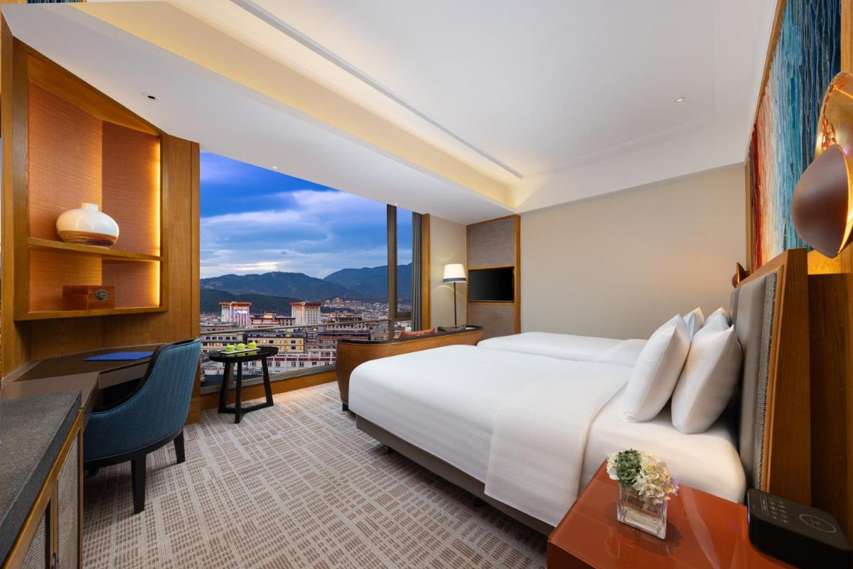 Shangri-La Resort Shangri-La - Housity