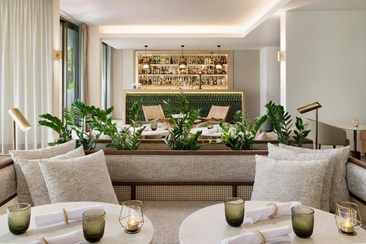 Uma área de estar em The Westin Salgados Beach Resort, Algarve