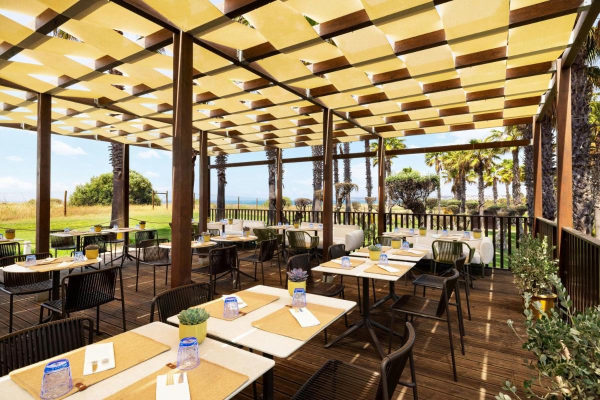 Um restaurante ou outro lugar para comer em The Westin Salgados Beach Resort, Algarve