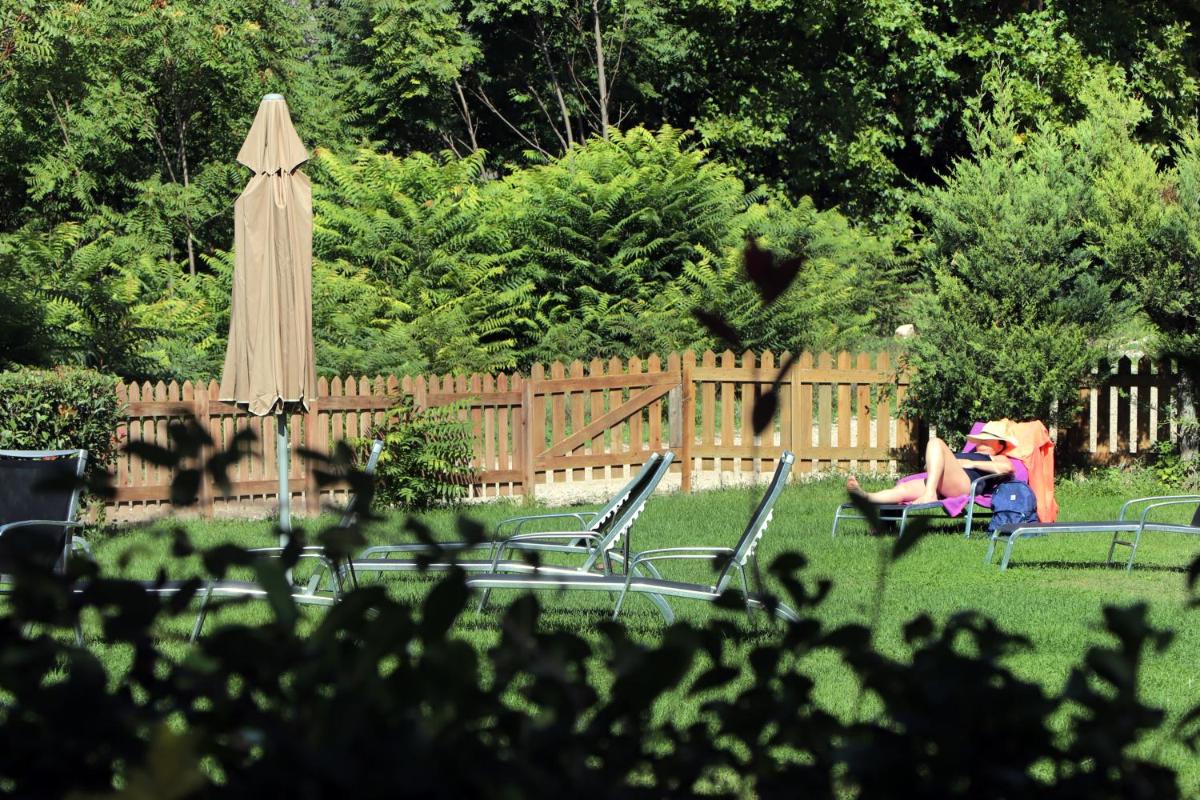Jardín al aire libre en Hotel Real Balneario Carlos III