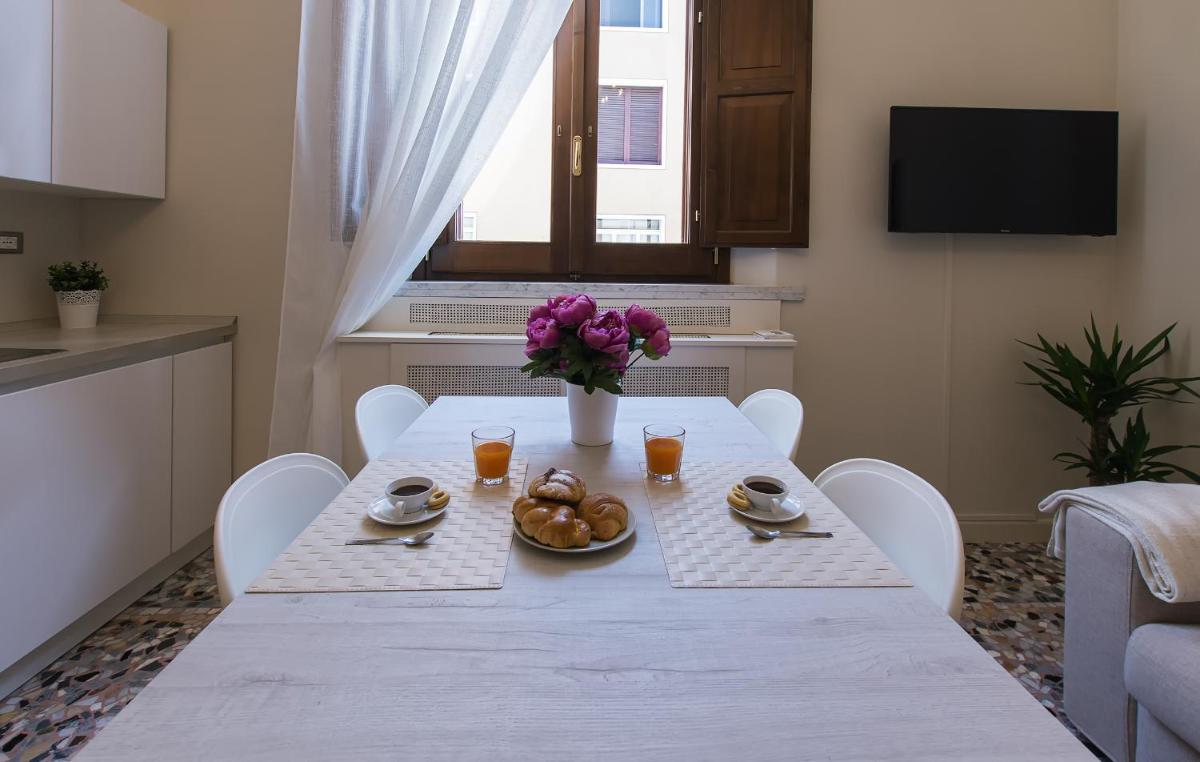 Suitetrails - Alighieri Theatre Charming Suite