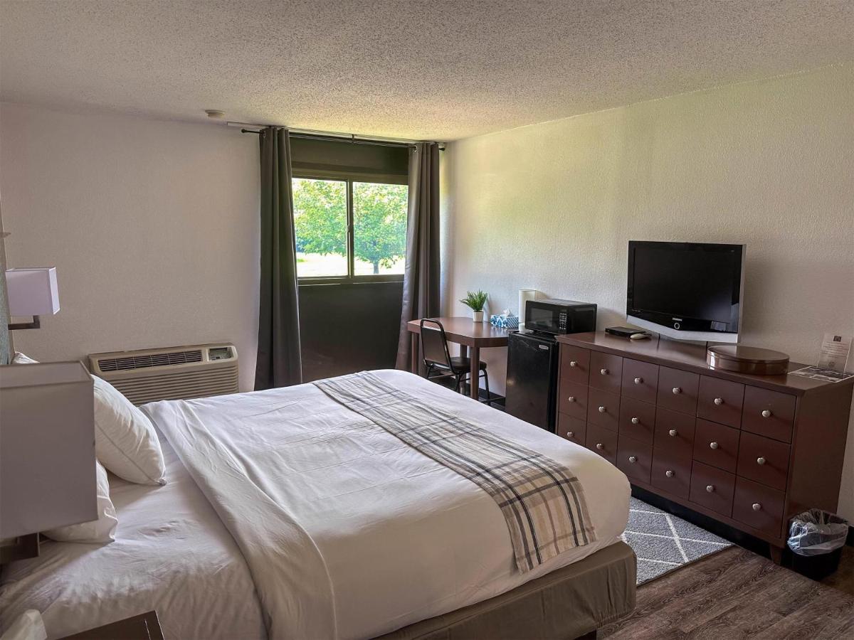 Motel 6 Rochester, NY - Airport - Housity