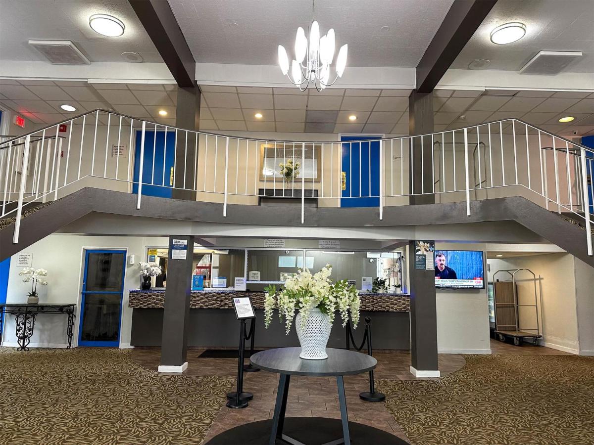 Motel 6 Rochester, NY - Airport - Housity