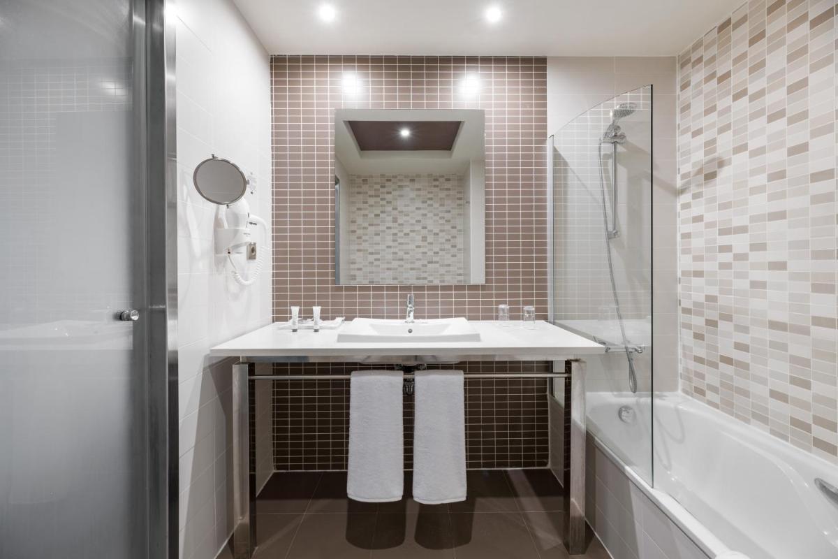 Un baño de Elba Costa Ballena Beach & Thalasso Resort