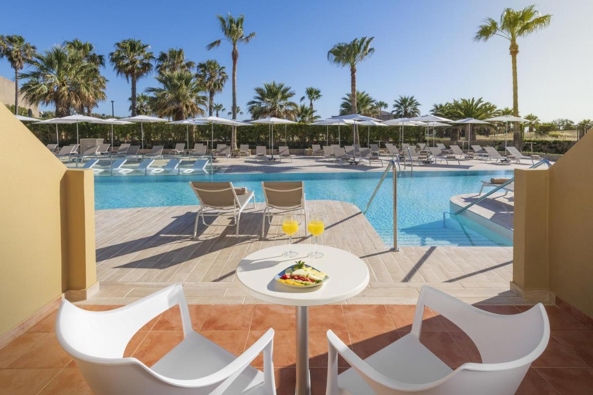 Piscina en o cerca de Elba Costa Ballena Beach & Thalasso Resort