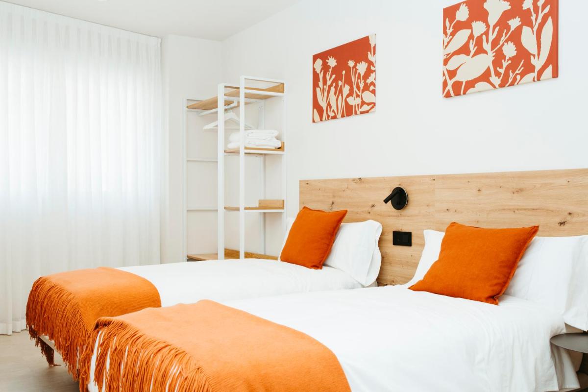 Hostal Ainhoa - Housity