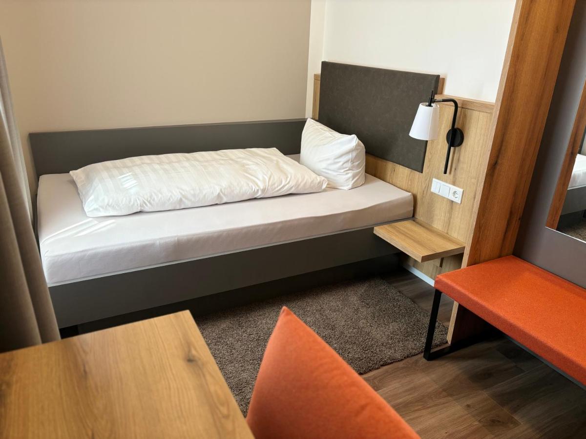 Hotel Adler - Housity
