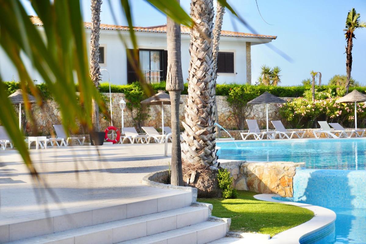 A piscina em ou perto de Clube Porto Mos - Sunplace Hotels & Beach Resort