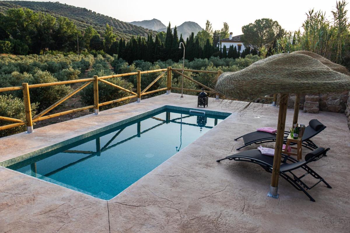 LA CASA DE LA HUERTA Stylish family cottage in Malaga countryside - Hizvo