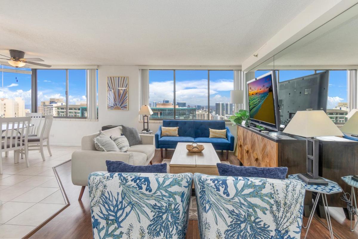 Hawaiian Monarch Penthouse 401 by Hawaii Ocean Club - Housity