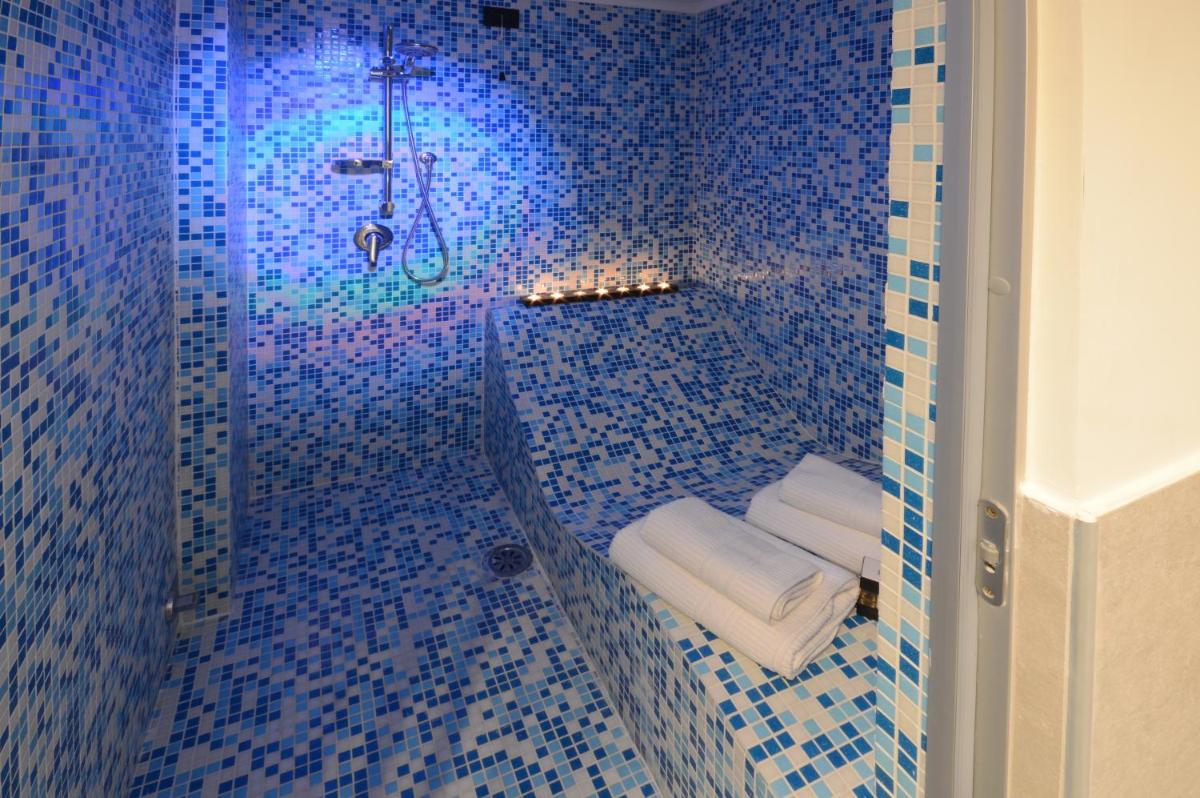 Barbarella Suite - Housity