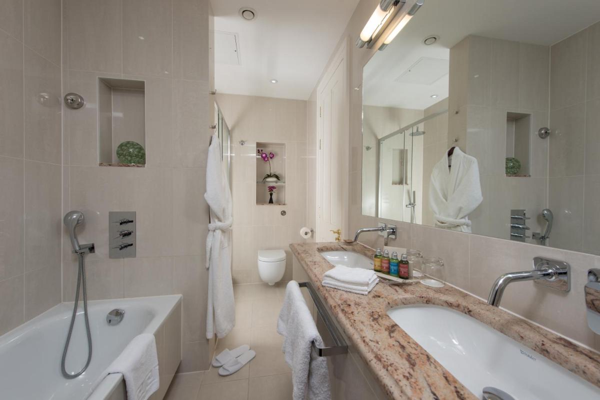 Park International Hotel - Housity