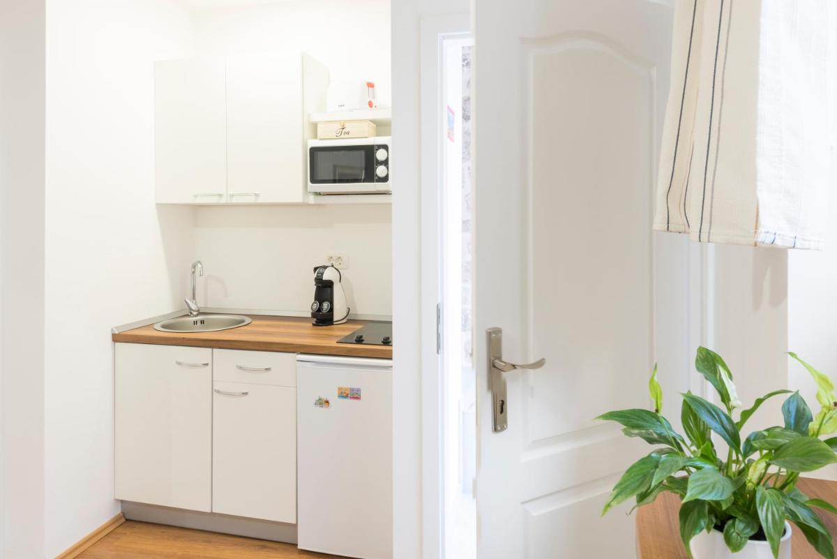Agata House Hvar - Housity