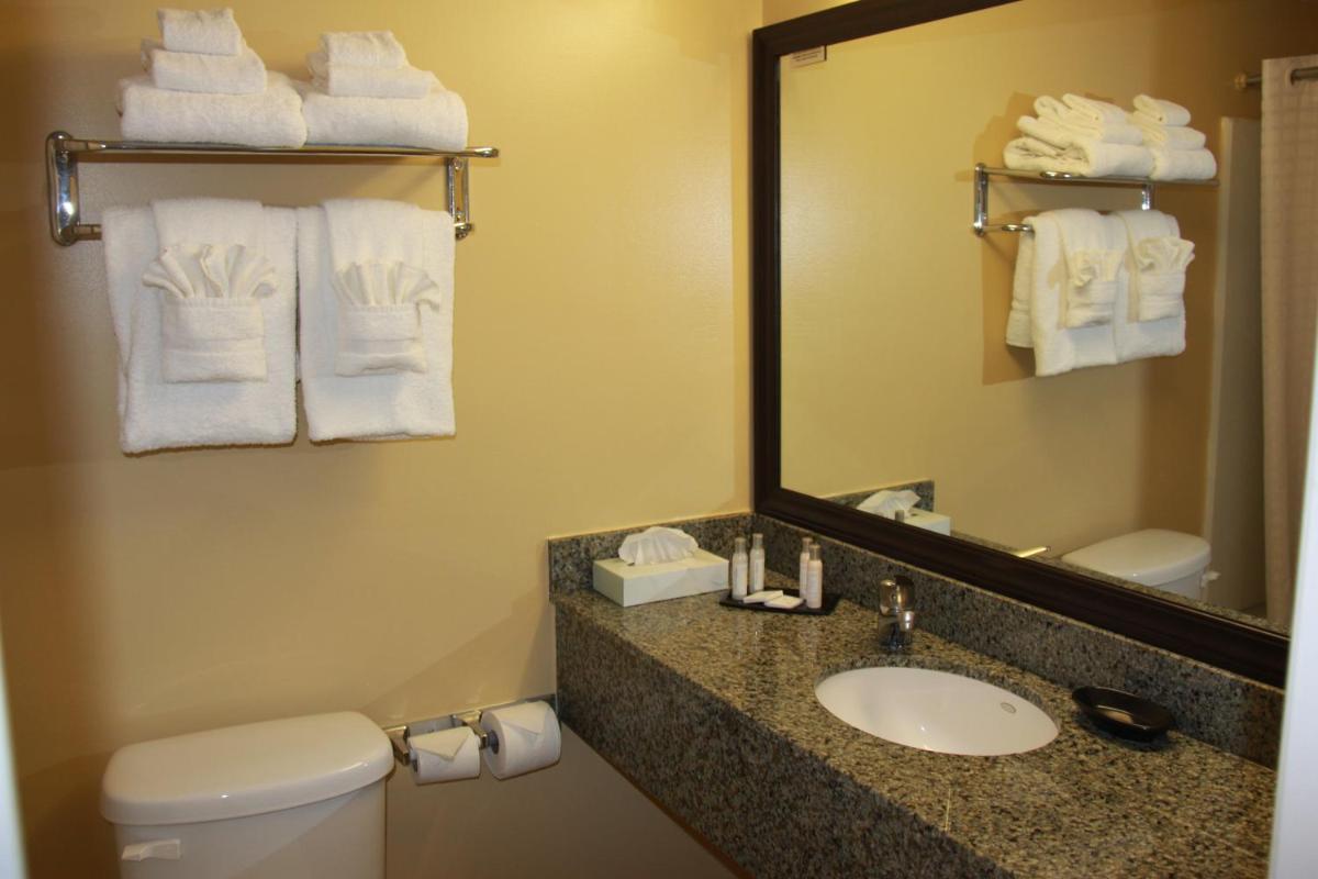 Seaside Inn & Suites - Housity