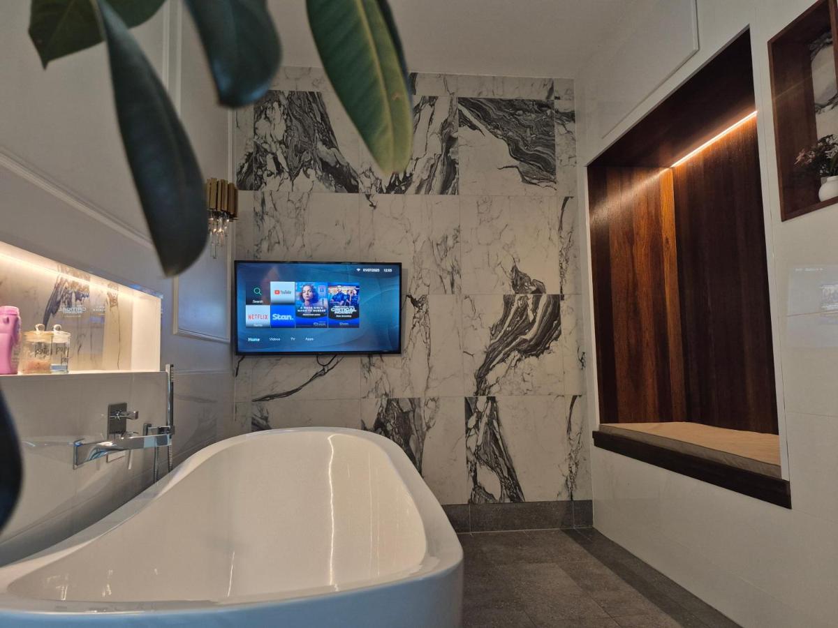 RESIDENTIAL 4 BEDROOM House - Housity