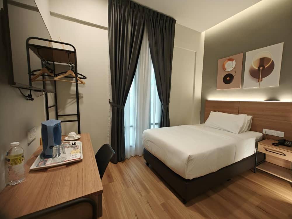 Karasky Hotel - Housity
