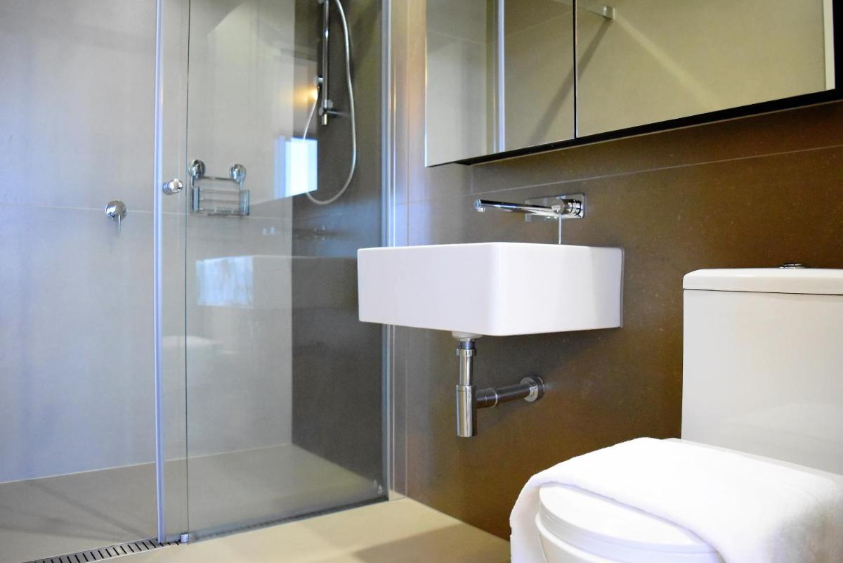 Melbourne SkyHigh Apartments - Housity
