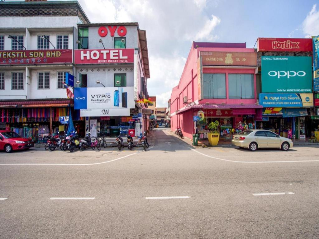 OYO 89895 Senses Budget Hotel - Housity