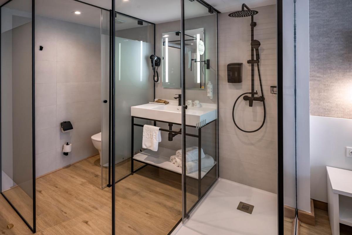 Un baño de GHT Costa Brava & Spa