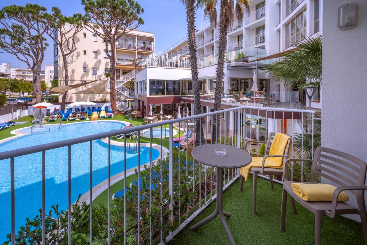 Piscina en o cerca de GHT Costa Brava & Spa