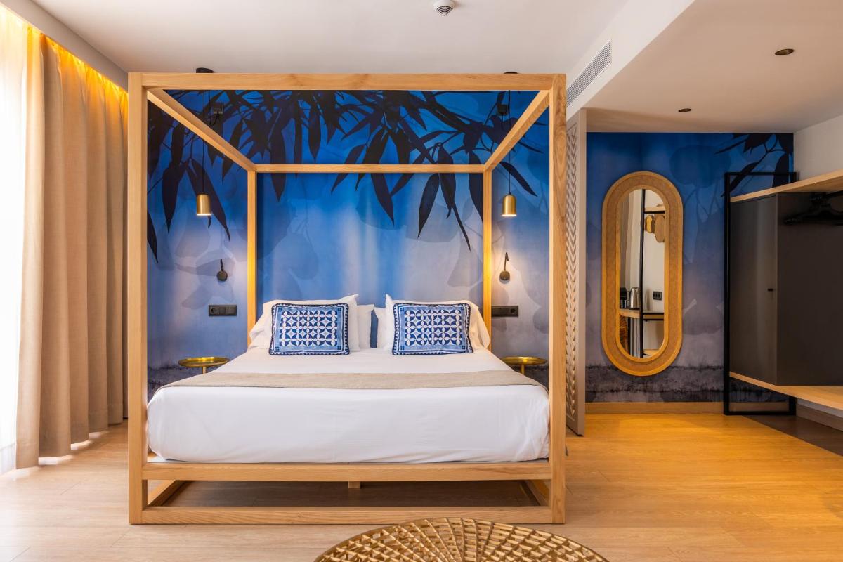 Cama o camas de una habitación en Marins Beach Club - Adults Only Hotel