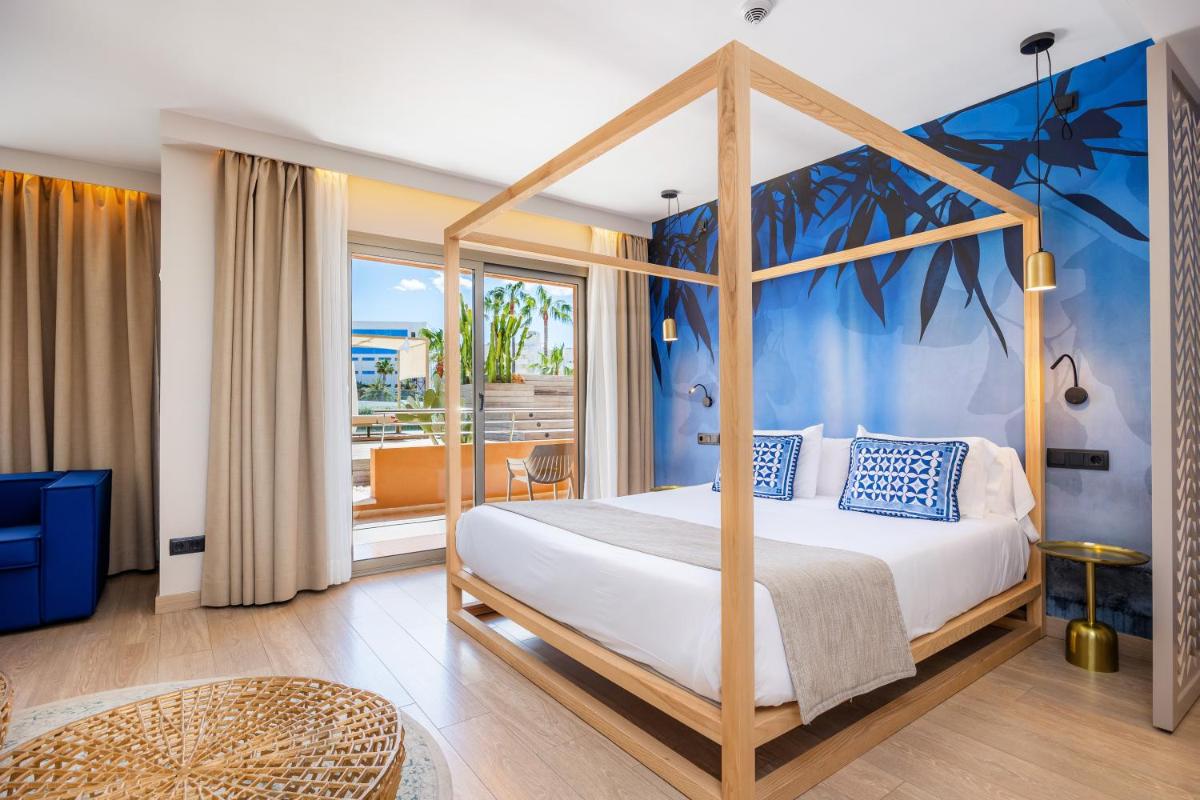 Cama o camas de una habitación en Marins Beach Club - Adults Only Hotel
