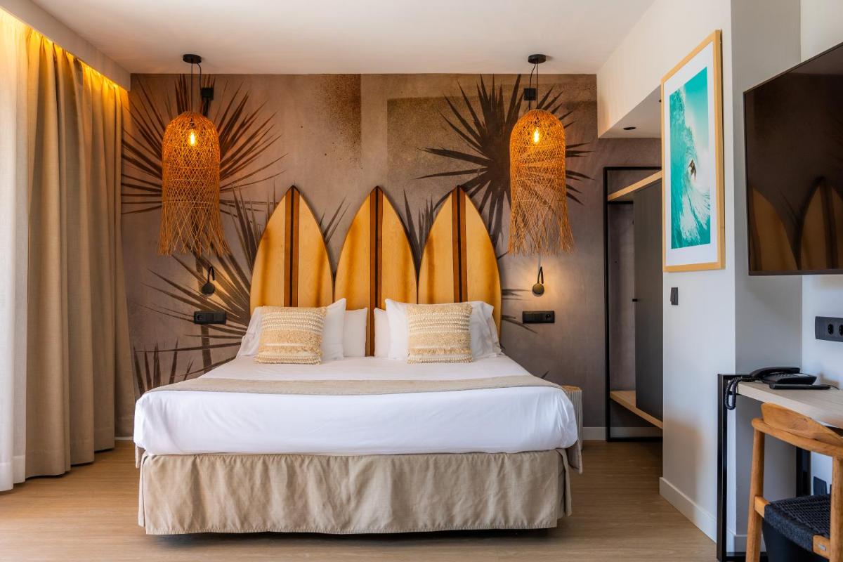 Cama o camas de una habitación en Marins Beach Club - Adults Only Hotel